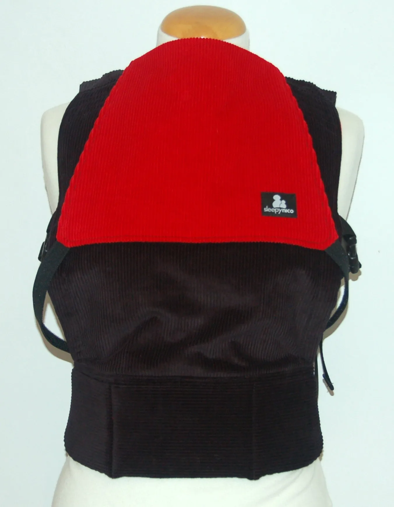 Comfy Cord in black and red Baby Carrier