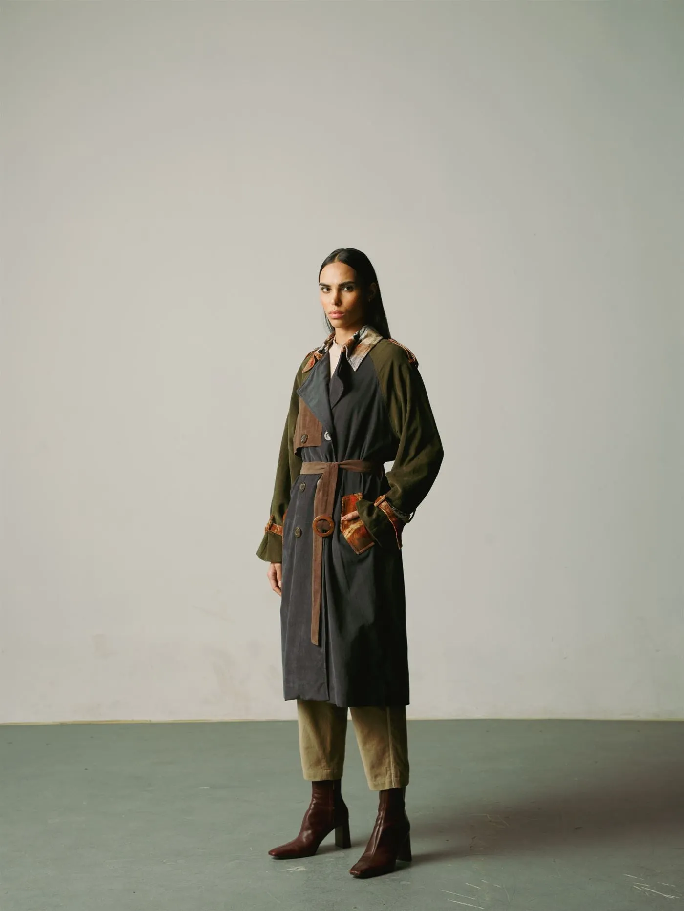 CORD   I   Latina Berlinar Overcoat Overcoat Cotton Corduroy INK W21-BLOC-INK