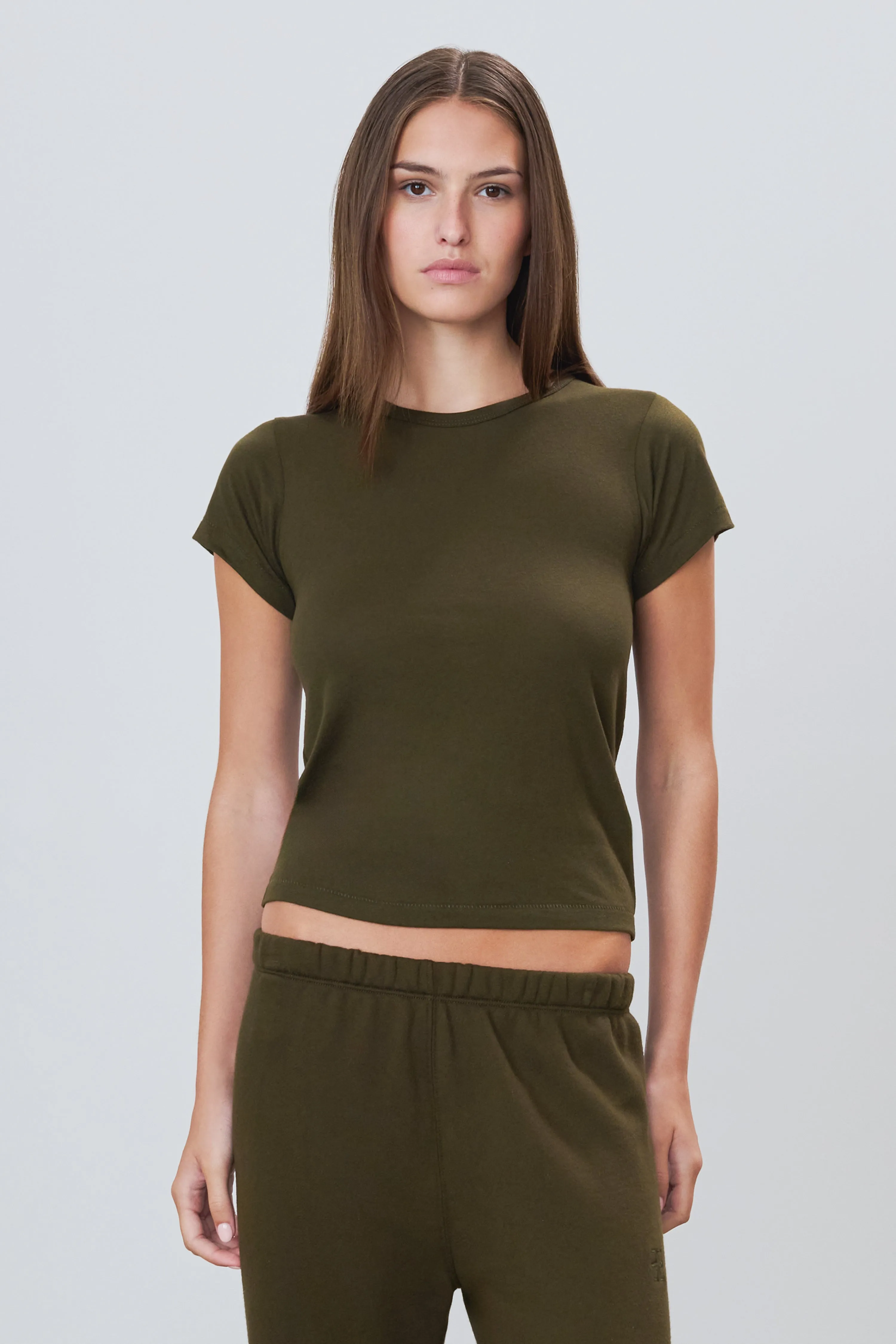 FITTED CREWNECK SHORT SLEEVE T-SHIRT
